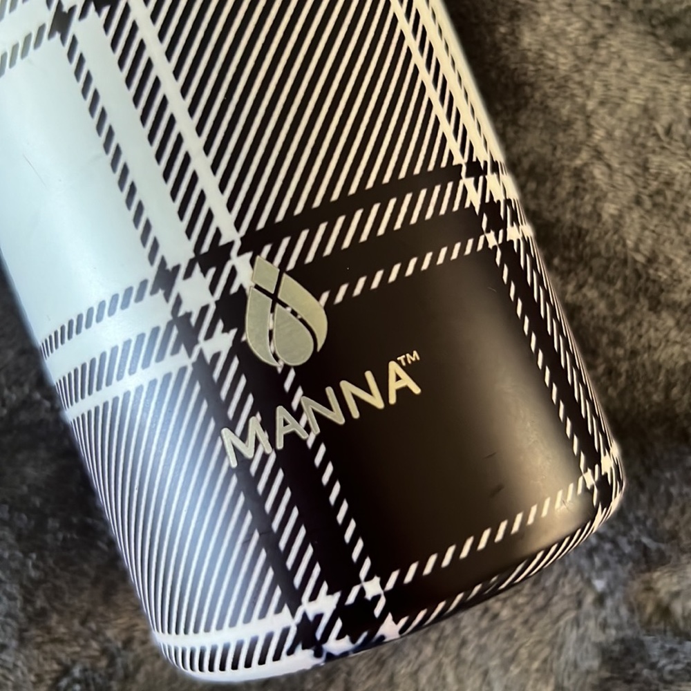 Manna Insulated Water Bottle - Picture 2 of 9